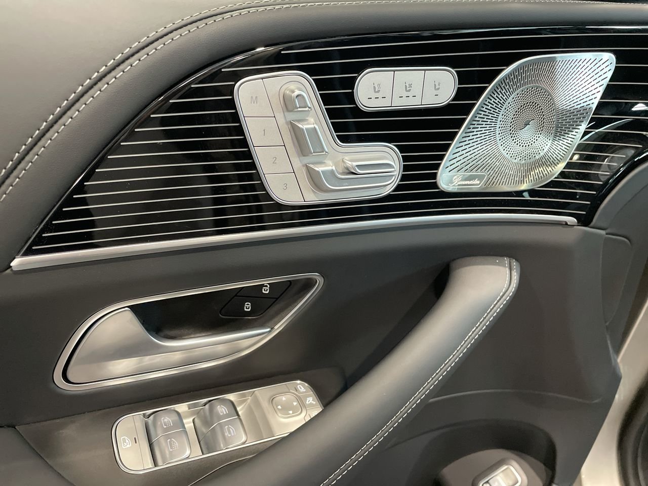 New 2023 Mojave Silver Metallic Mercedes-Benz 600 4MATIC image 22