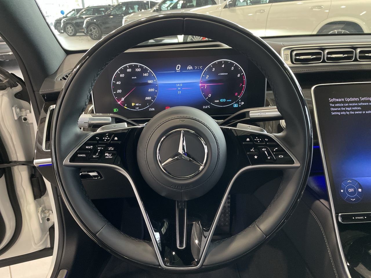 New 2022 MANUFAKTUR Diamond White Mercedes-Benz S 580 4MATIC image 24