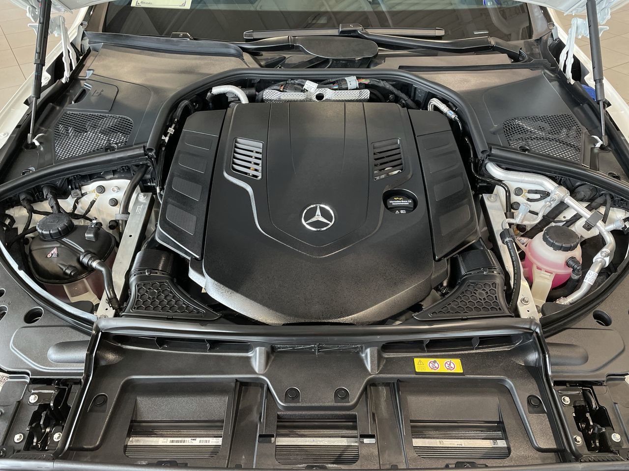 New 2022 MANUFAKTUR Diamond White Mercedes-Benz S 580 4MATIC image 20