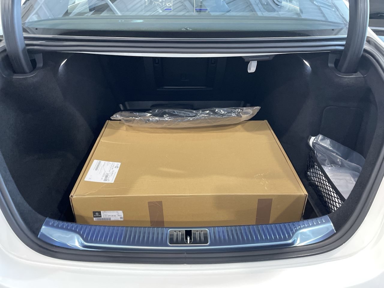 New 2022 MANUFAKTUR Diamond White Mercedes-Benz S 580 4MATIC image 19