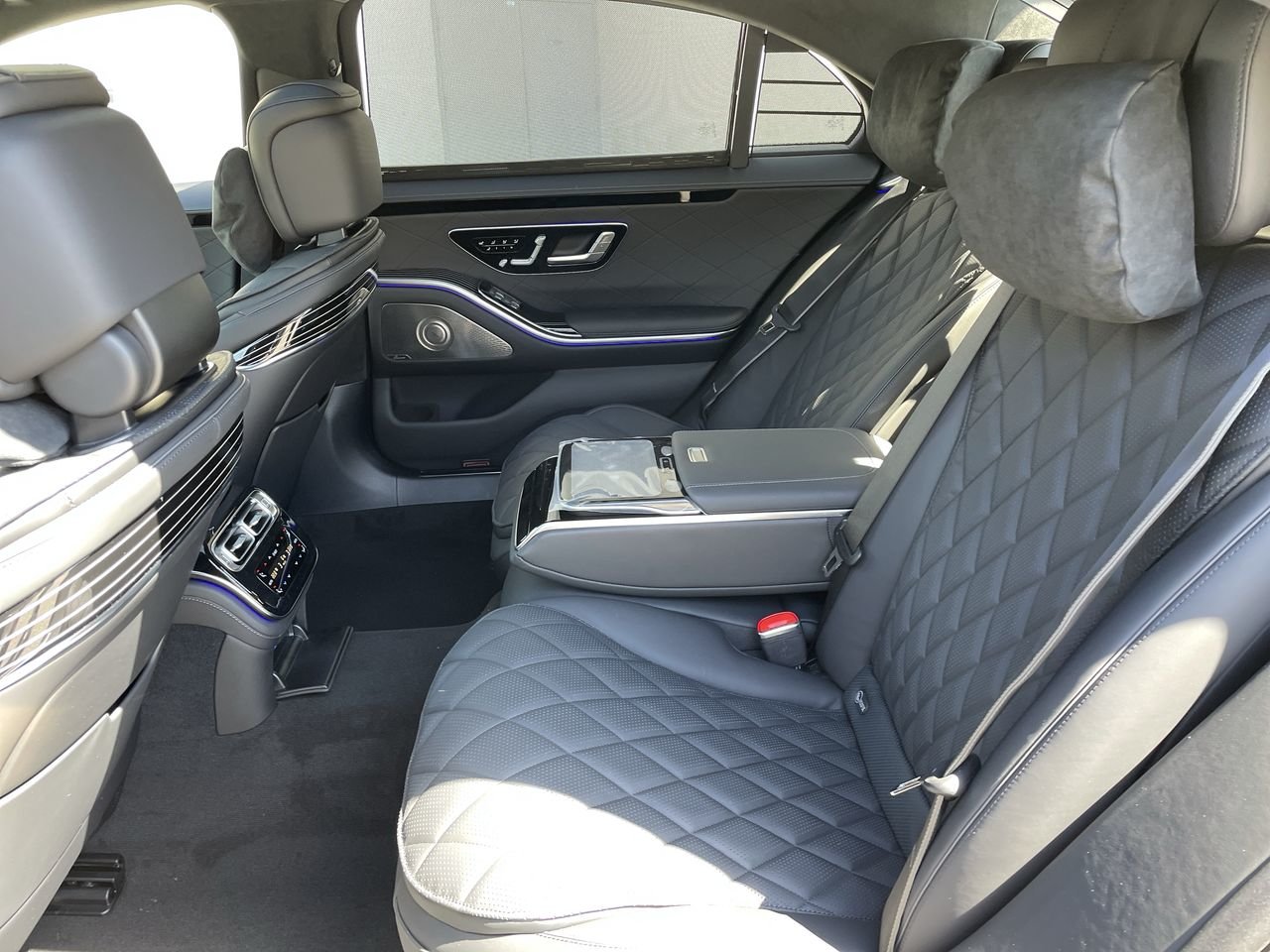 New 2023 Obsidian Black Mercedes-Benz S 580 4MATIC image 33