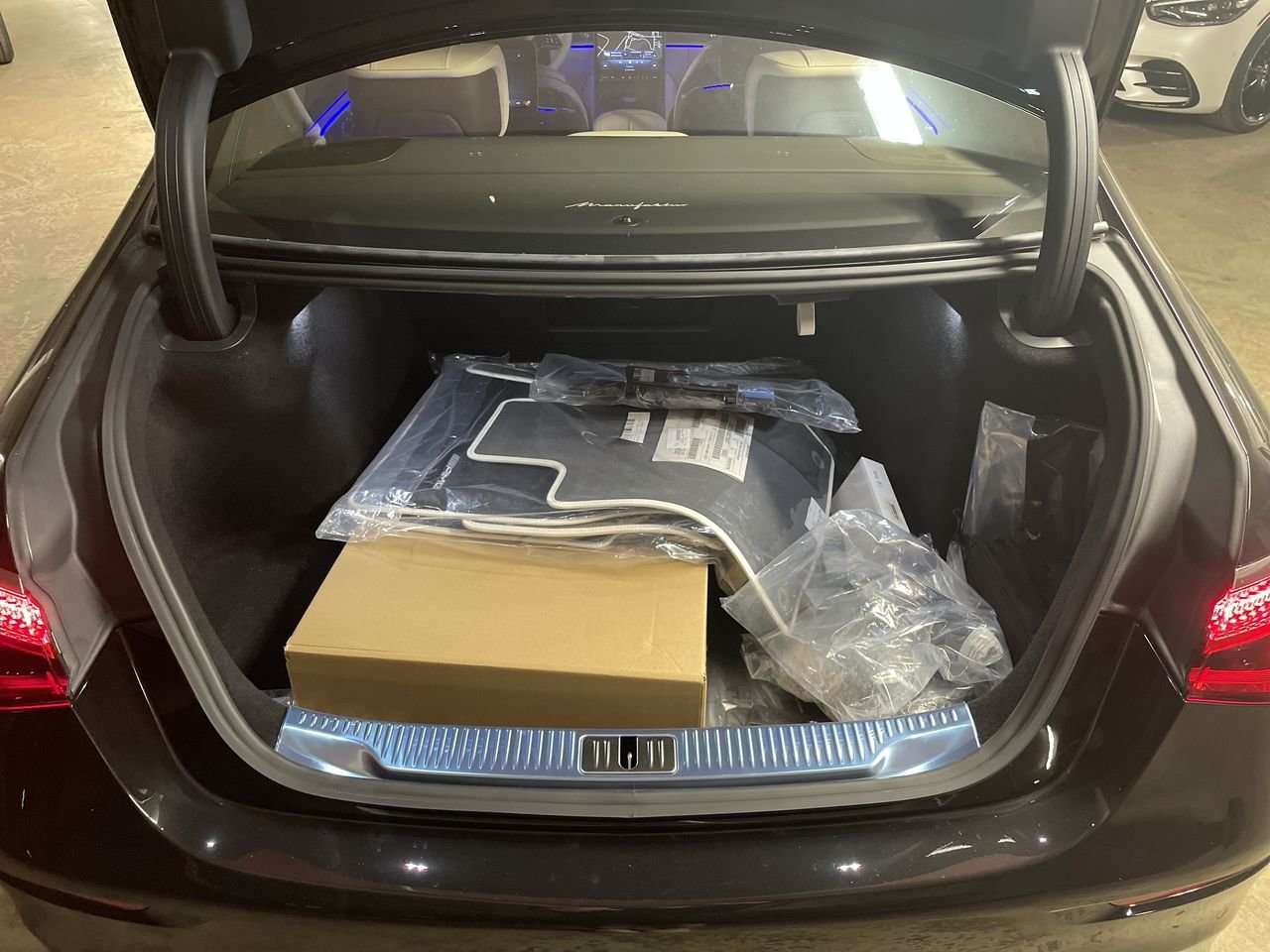 New 2023 Obsidian Black Mercedes-Benz S 580 4MATIC image 19