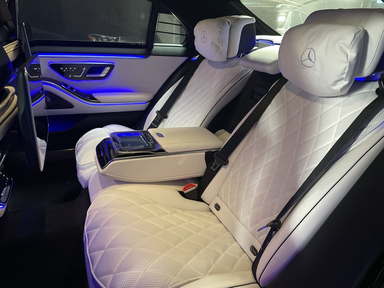 New 2023 Obsidian Black Mercedes-Benz S 580 4MATIC image 33