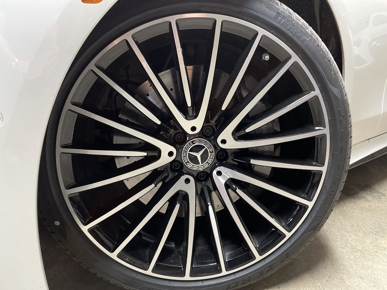 New 2023 MANUFAKTUR Diamond White Mercedes-Benz S 580 4MATIC image 18