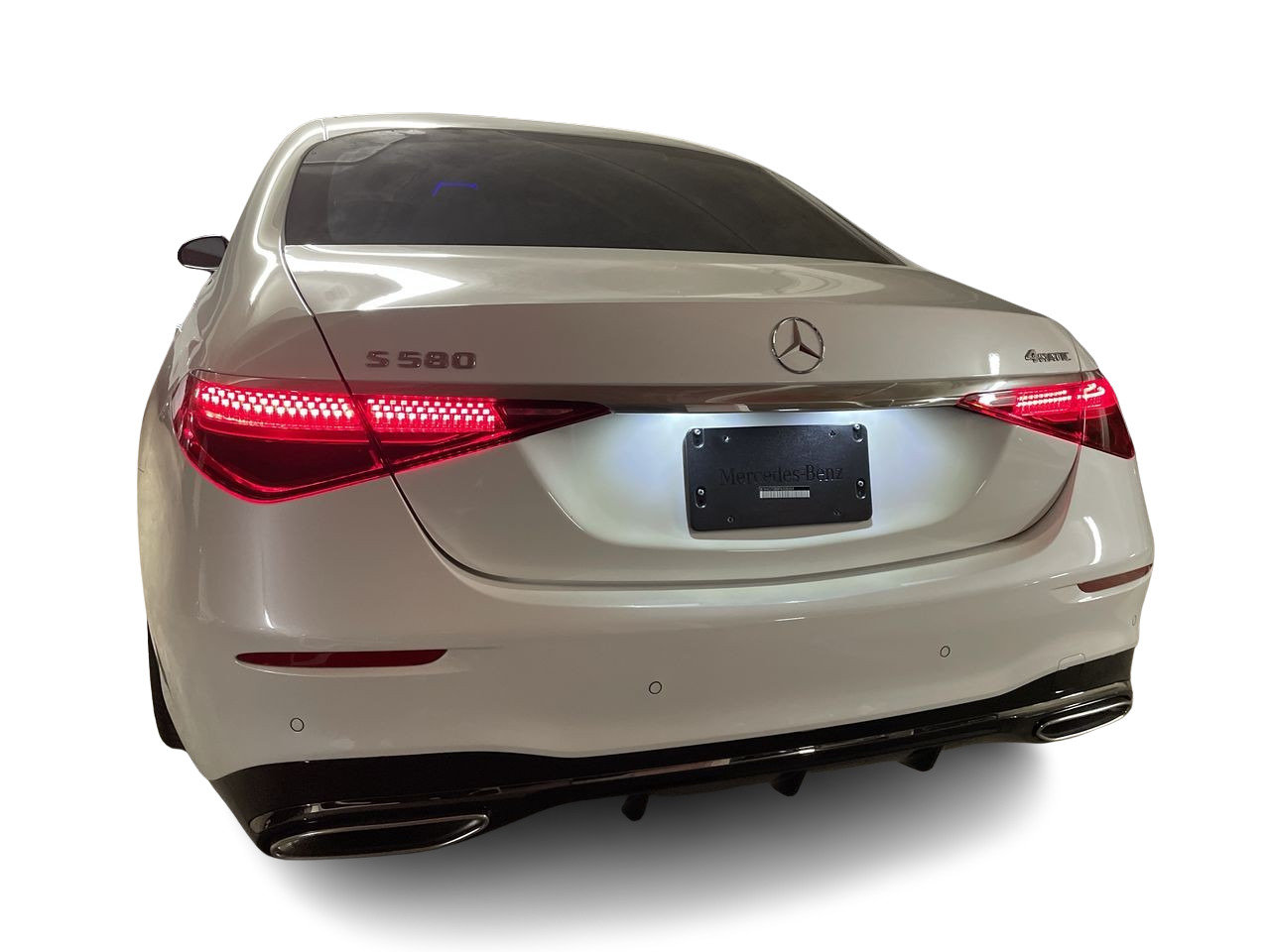 New 2023 MANUFAKTUR Diamond White Mercedes-Benz S 580 4MATIC image 10