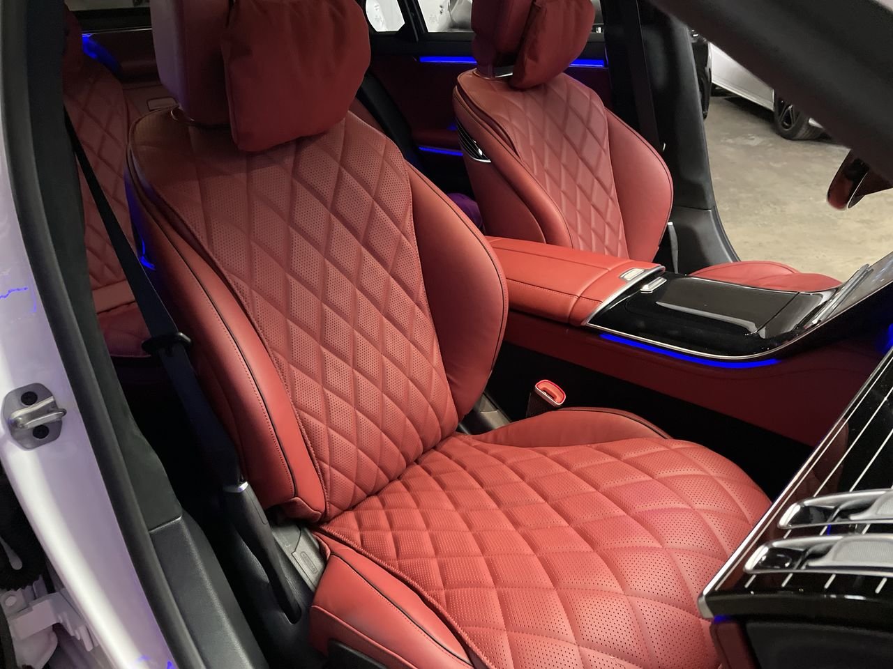New 2023 MANUFAKTUR Diamond White Mercedes-Benz S 580 4MATIC image 34