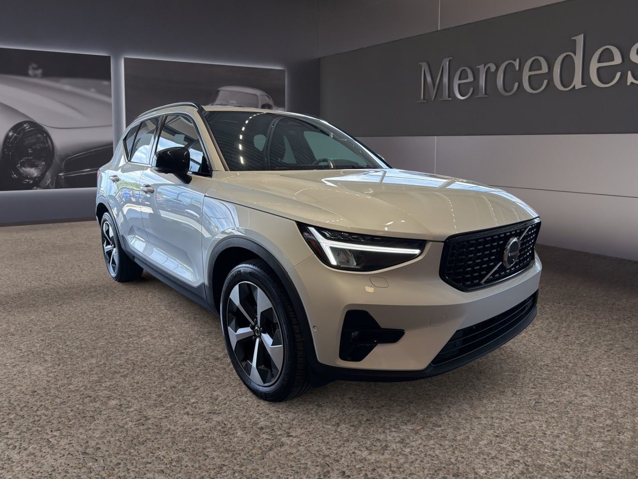 2023 Volvo XC40