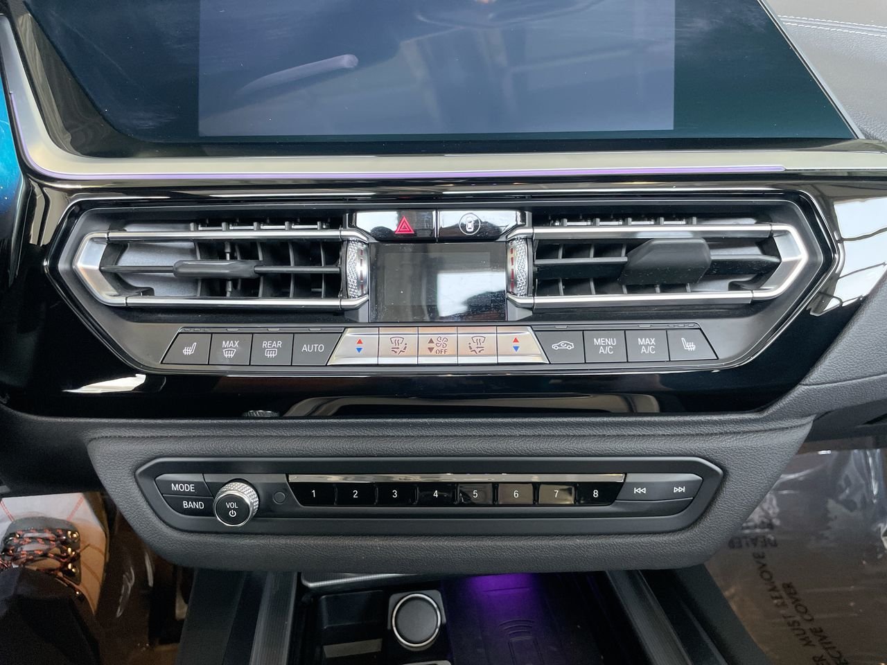 Used 2019 Alpine White BMW SDrive30i image 27
