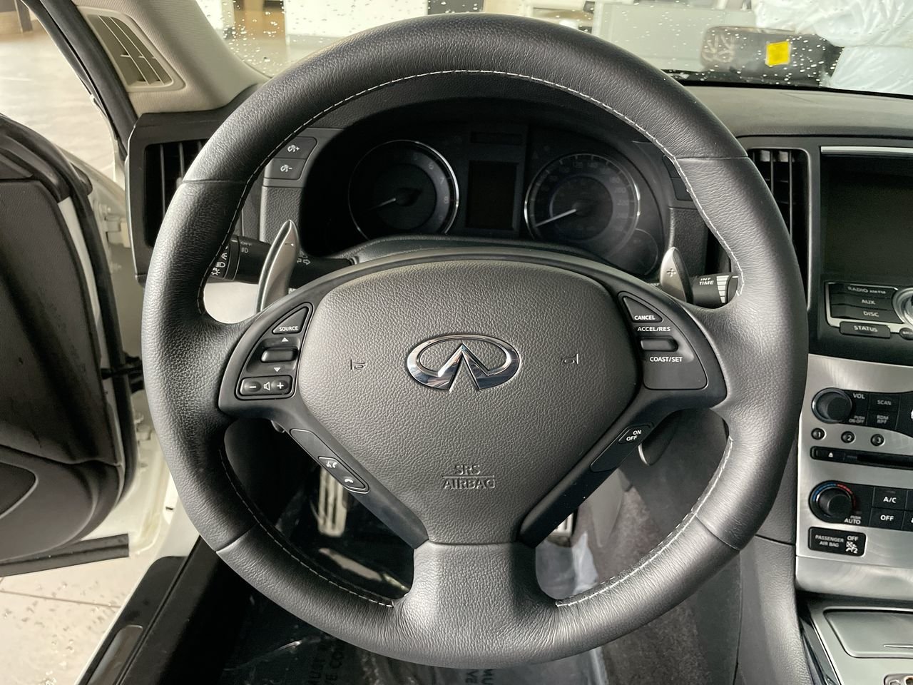 Used 2014 White INFINITI Coupe Premium Sport AWD image 22