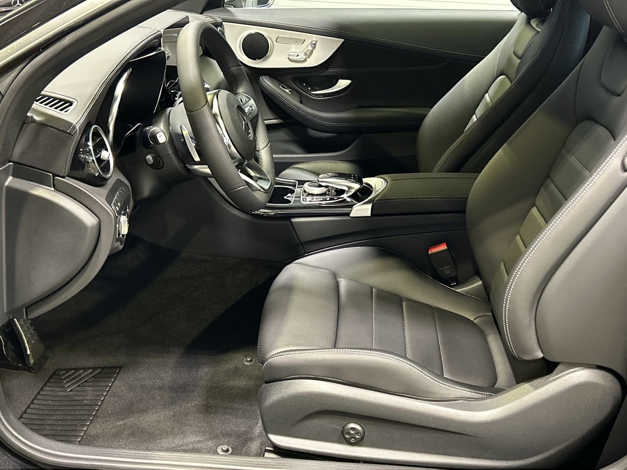 New 2023 Obsidian Black Metallic Mercedes-Benz C 300 4MATIC image 21