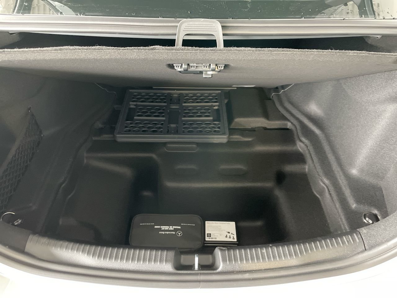 Used 2023 High Tech Silver Metallic Mercedes-Benz 4MATIC Sedan image 33