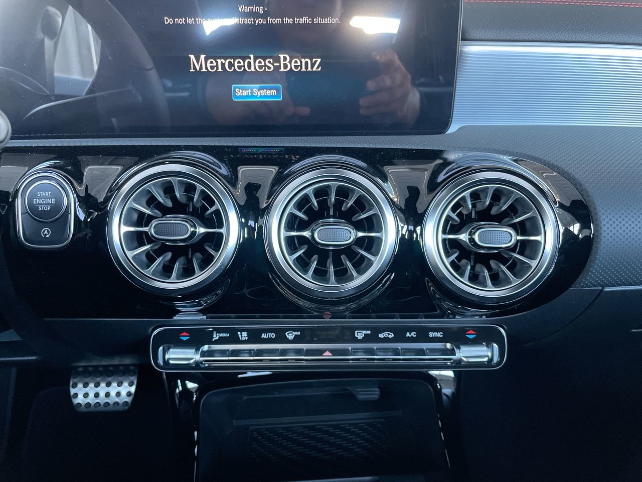 New 2023 Polar White Mercedes-Benz CLA 250 4MATIC image 30