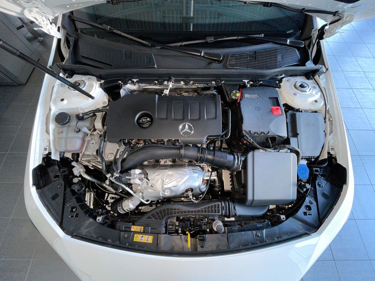 Used 2023 Polar White Mercedes-Benz 4MATIC Coupe image 35