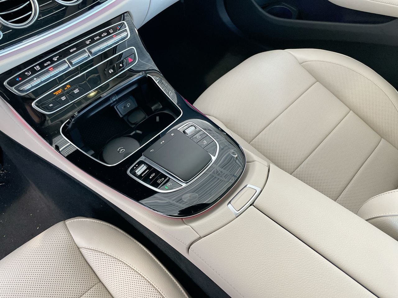 New 2023 Obsidian Black Metallic Mercedes-Benz E 450 4MATIC image 30