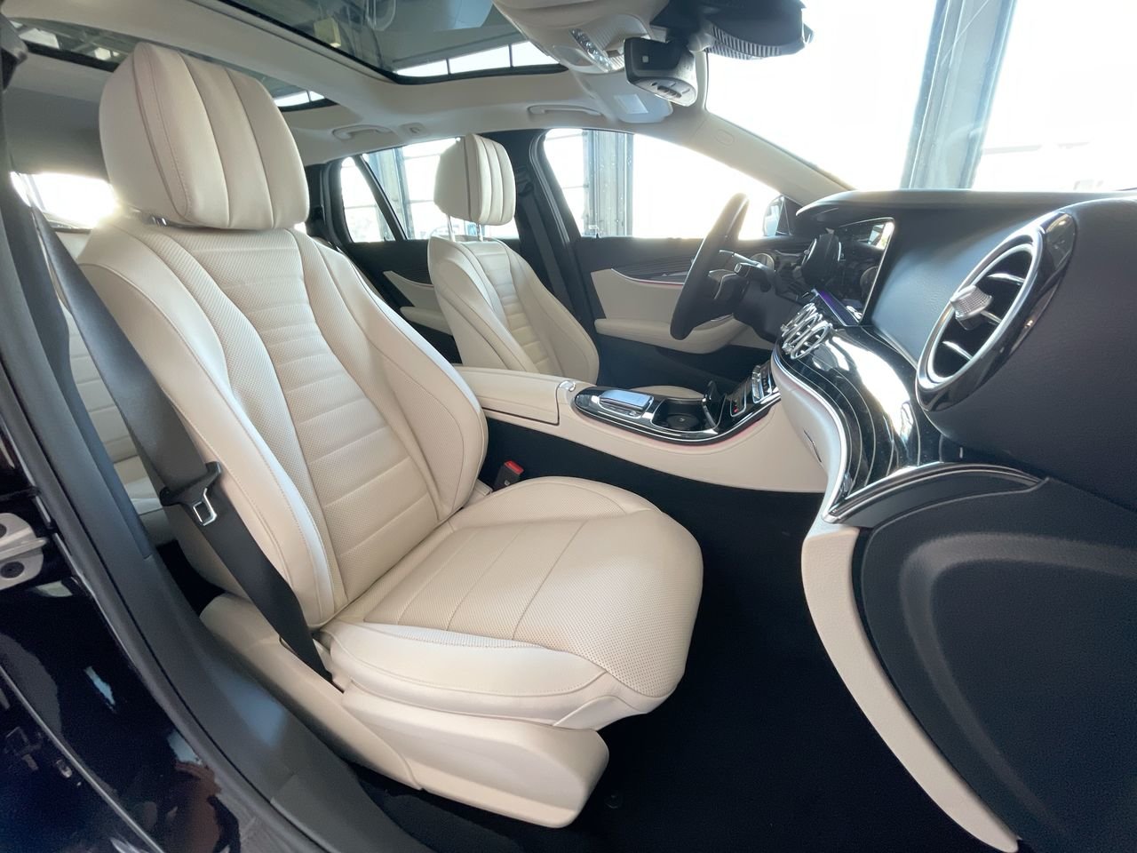 New 2023 Obsidian Black Metallic Mercedes-Benz E 450 4MATIC image 36