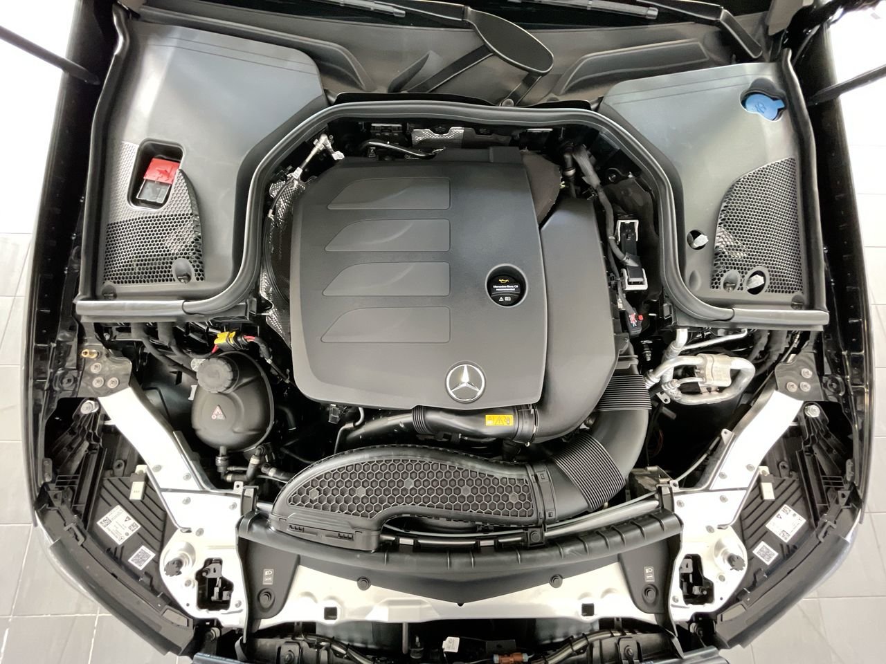 Used 2023 Obsidian Black Metallic Mercedes-Benz 4MATIC Sedan image 35