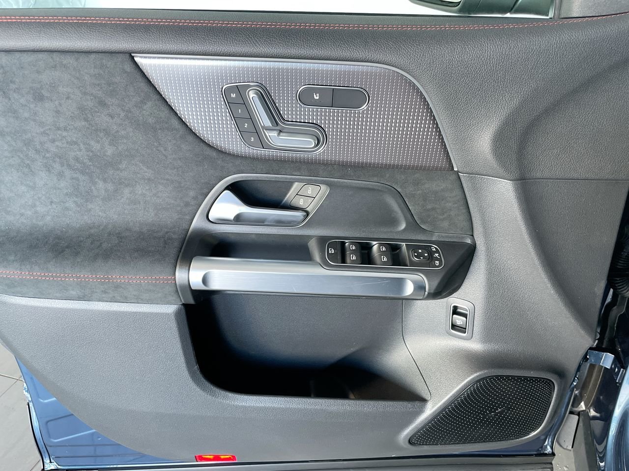 New 2023 Denim Blue Mercedes-Benz EQB 350 4MATIC image 21