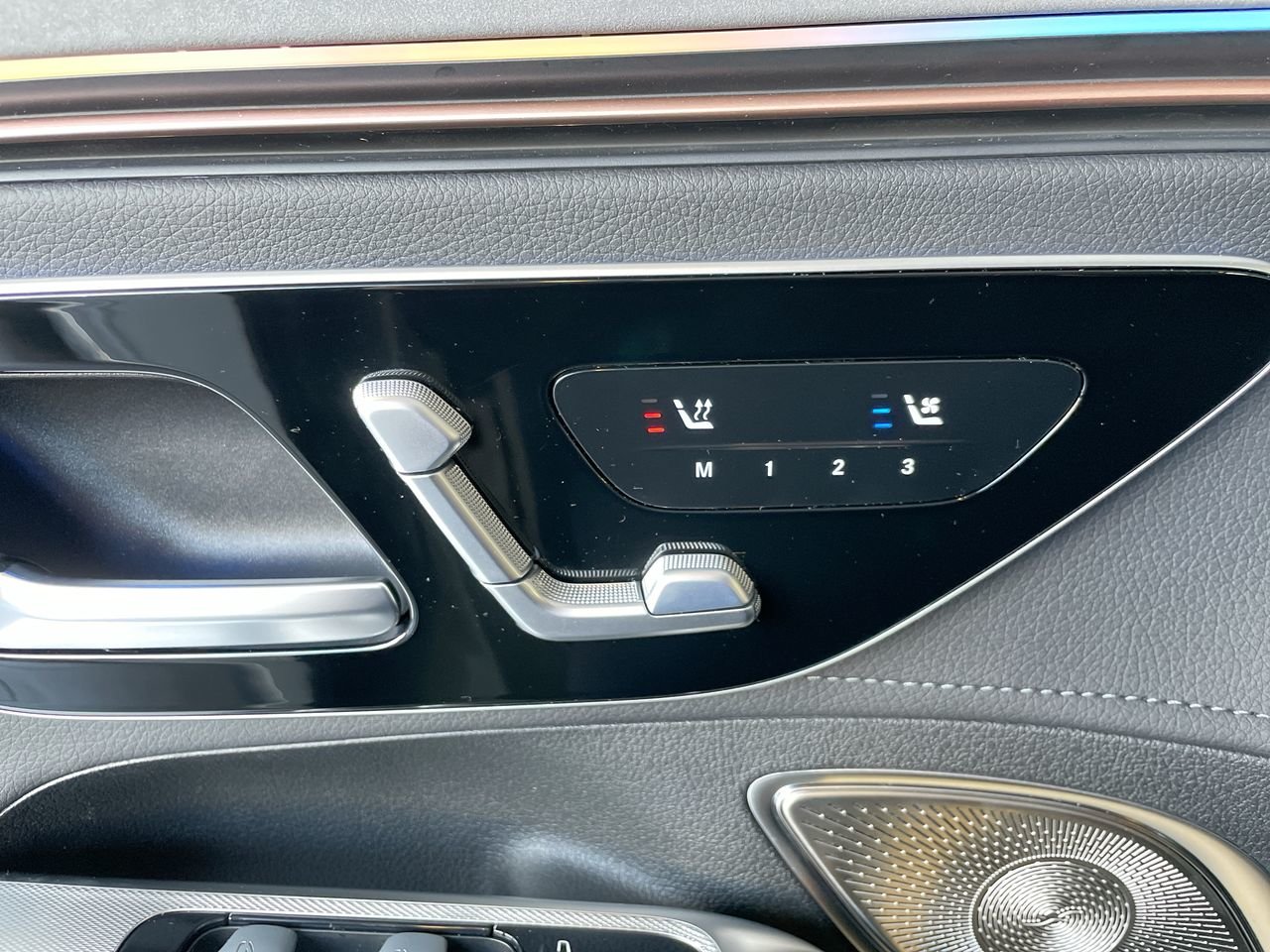 New 2023 MANUFAKTUR Alpine Grey Mercedes-Benz EQE 500 V4 image 21