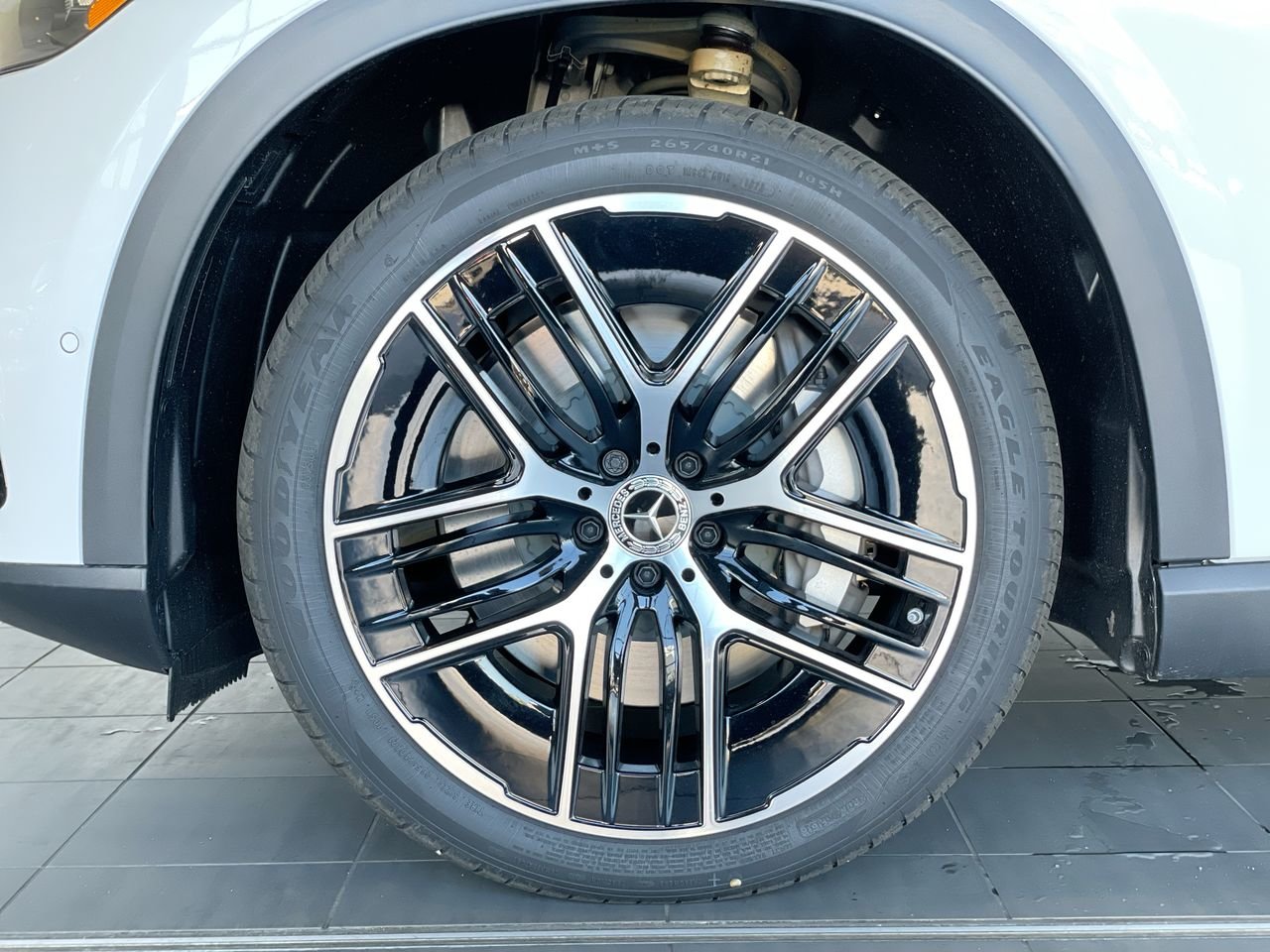 Used 2023 Polar White Mercedes-Benz 350 4MATIC SUV (Pre-August Production) image 18