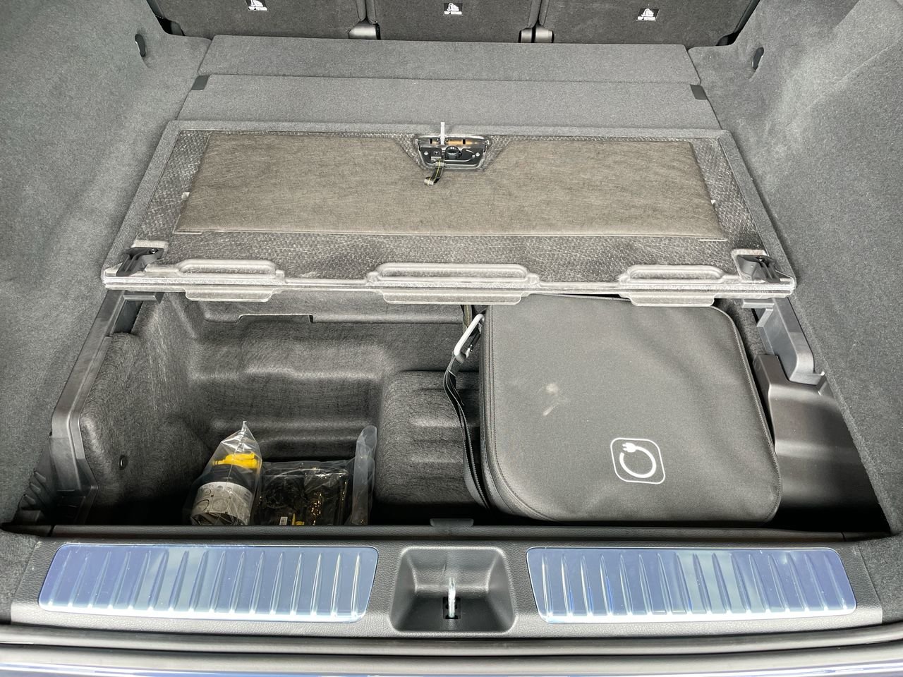 New 2023 Sodalite Blue Metallic Mercedes-Benz EQS 450 4MATIC image 33