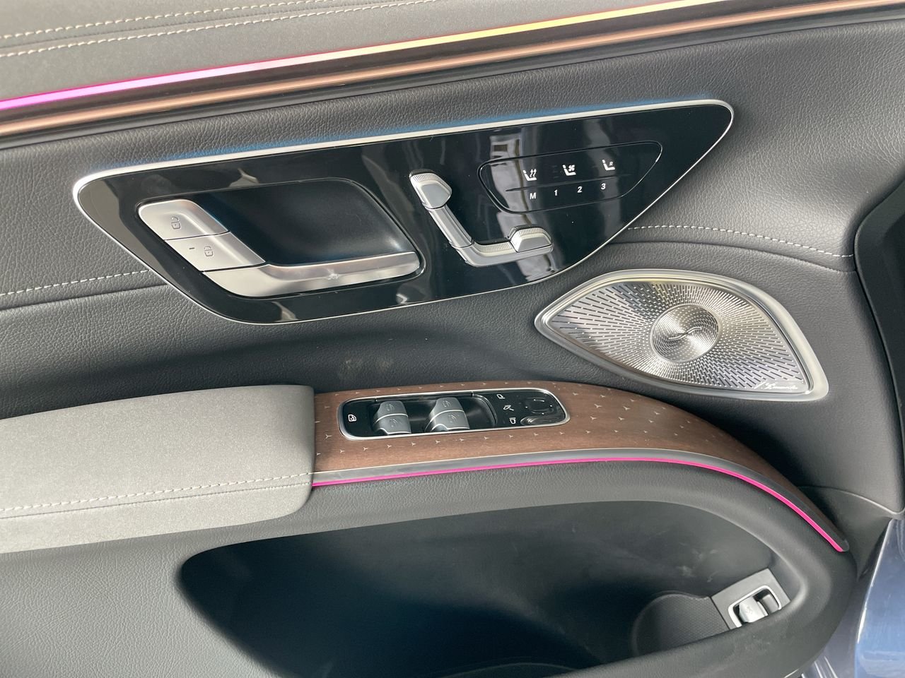 New 2023 Sodalite Blue Metallic Mercedes-Benz EQS 450 4MATIC image 21