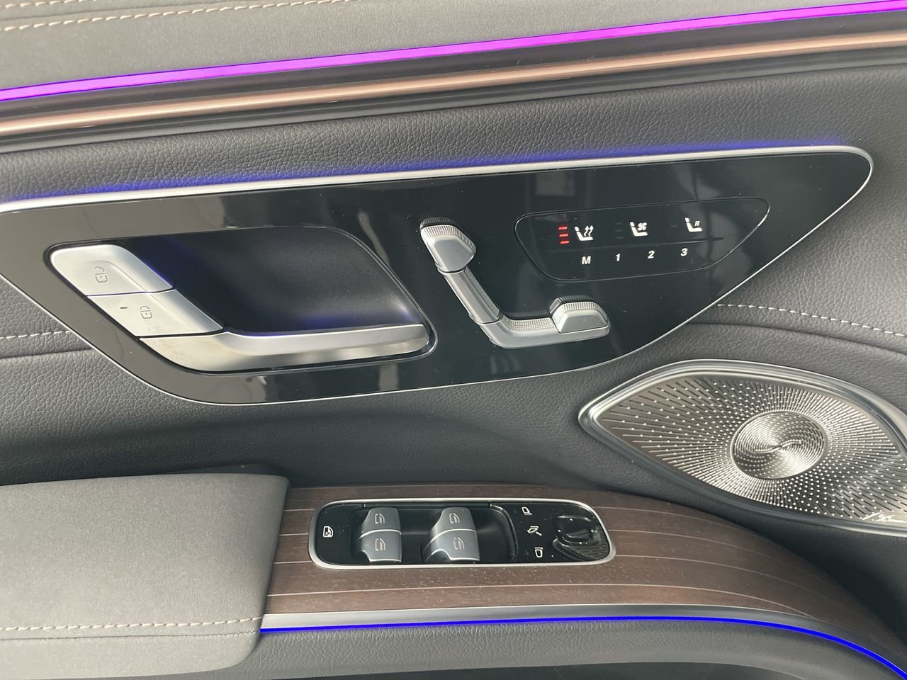 New 2023 Emerald Green Metallic Mercedes-Benz EQS 450 4MATIC image 21