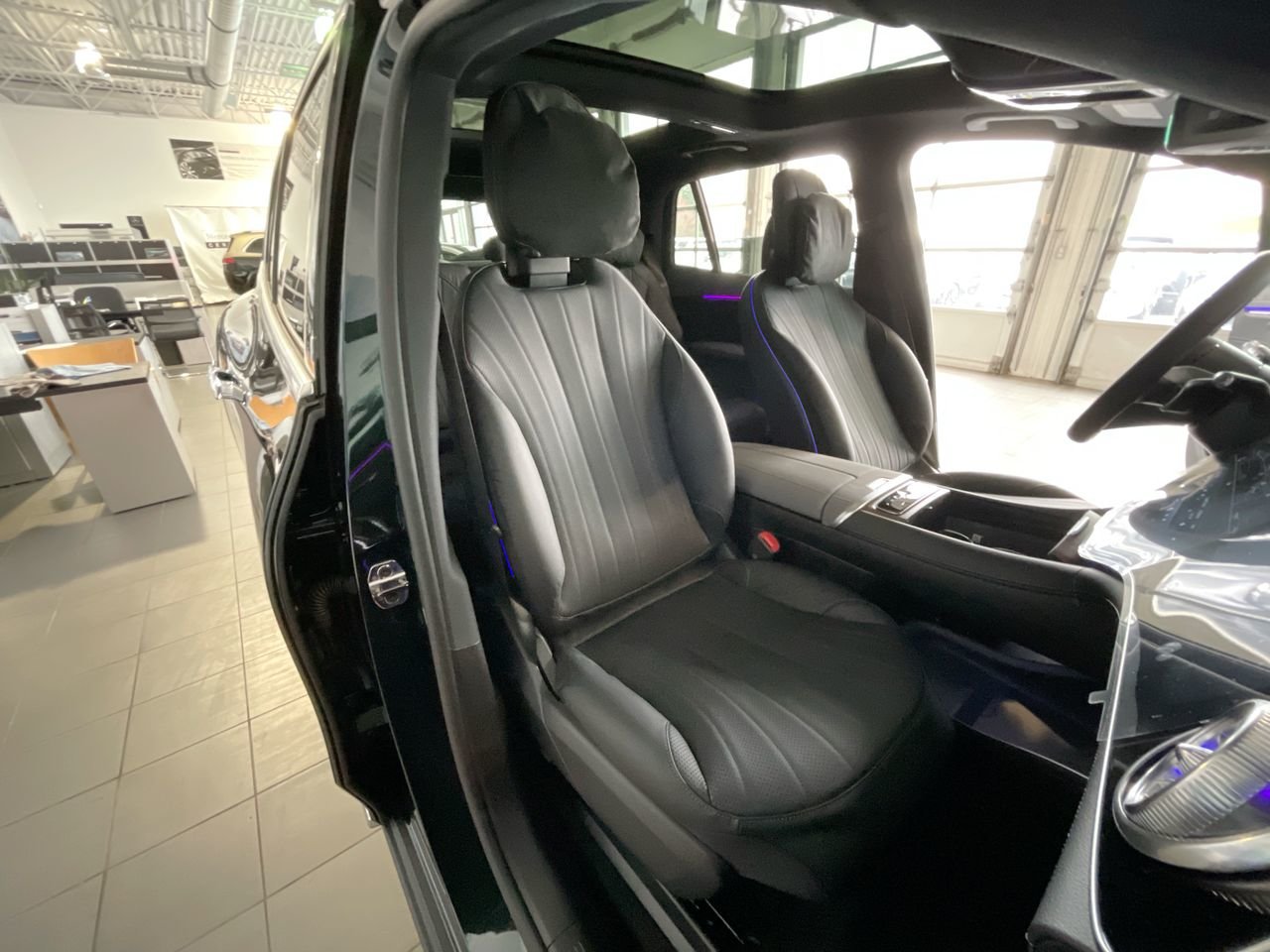 New 2023 Emerald Green Metallic Mercedes-Benz EQS 450 4MATIC image 34