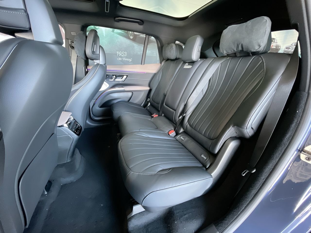 New 2023 Sodalite Blue Metallic Mercedes-Benz EQS 450 4MATIC image 31