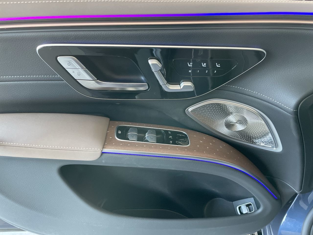 New 2023 Sodalite Blue Metallic Mercedes-Benz EQS 450 4MATIC image 21