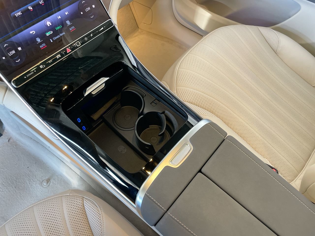 New 2023 Obsidian Black Metallic Mercedes-Benz EQS 450 4MATIC image 29