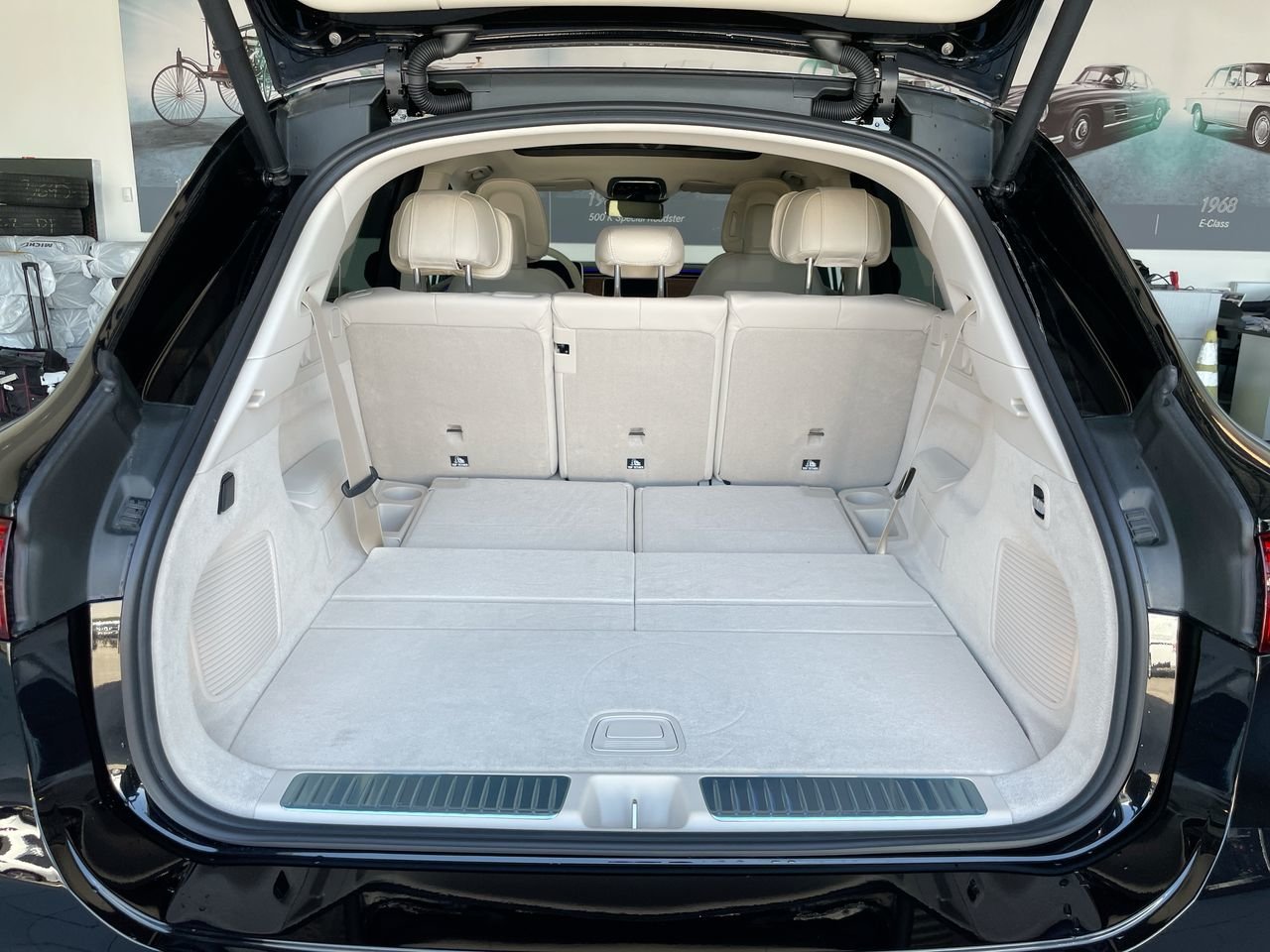 New 2023 Obsidian Black Metallic Mercedes-Benz EQS 450 4MATIC image 33