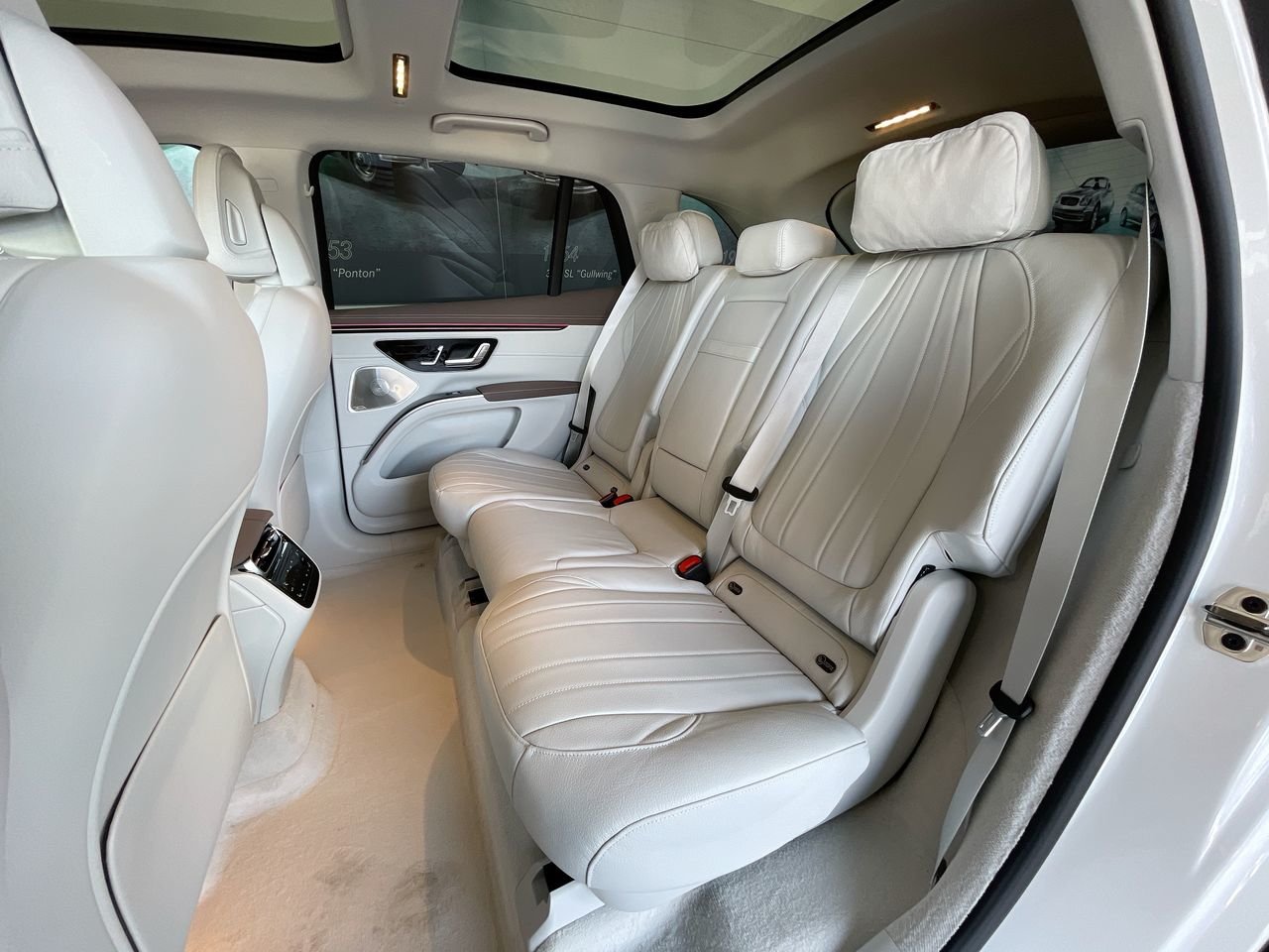 New 2023 Polar White Mercedes-Benz EQS 450 4MATIC image 31