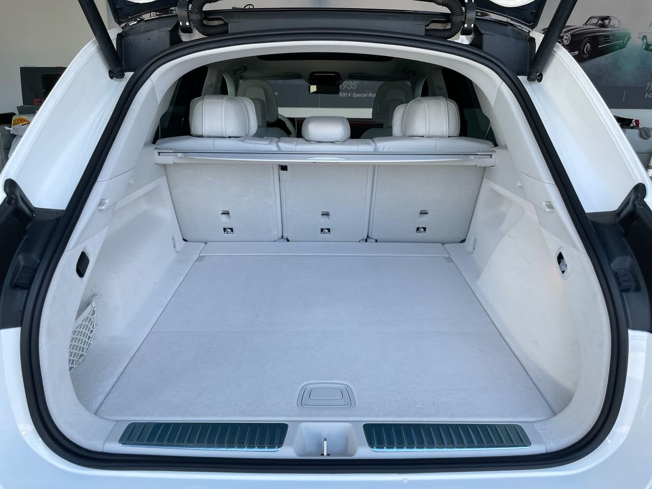 New 2023 Polar White Mercedes-Benz EQS 450 4MATIC image 32