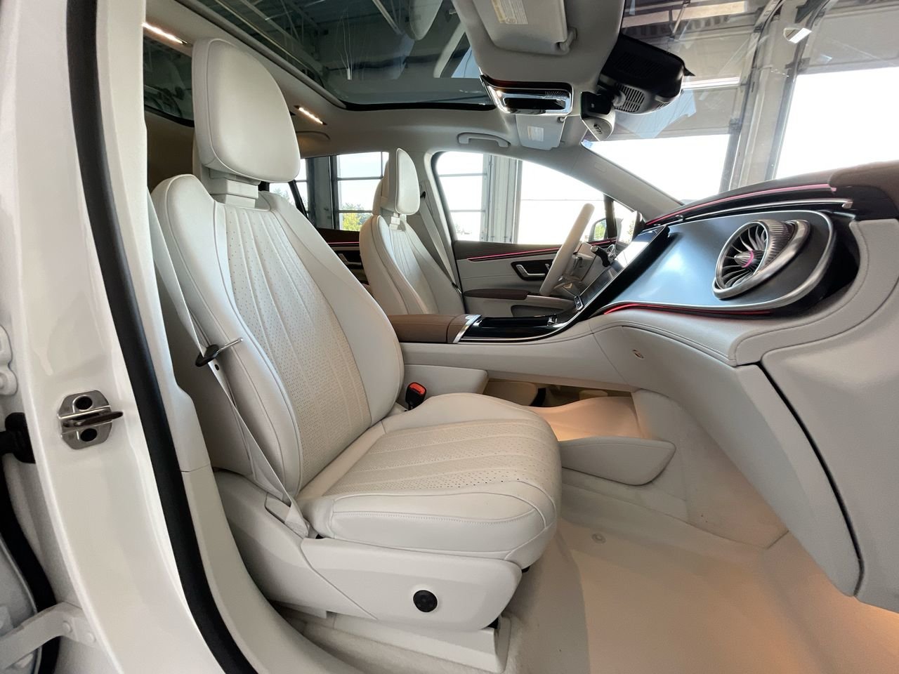 New 2023 Polar White Mercedes-Benz EQS 450 4MATIC image 34