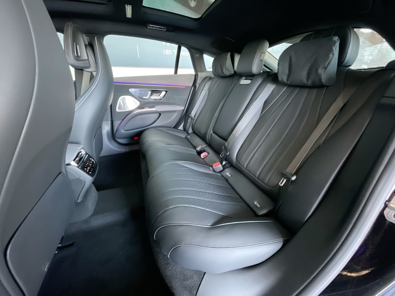 New 2023 Obsidian Black Metallic Mercedes-Benz EQS 450 V4 image 31