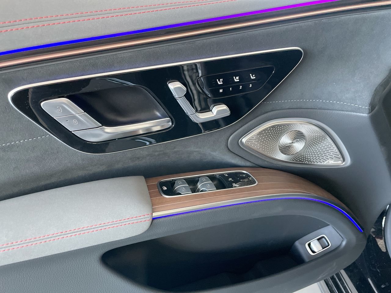 New 2023 Obsidian Black Metallic Mercedes-Benz EQS 450 V4 image 21