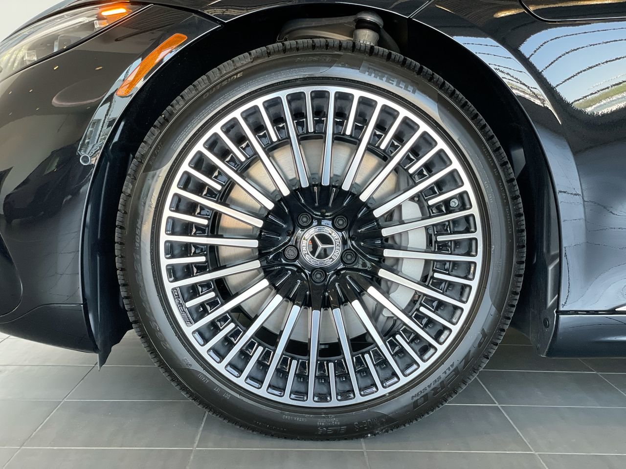 New 2023 Obsidian Black Metallic Mercedes-Benz EQS 450 V4 image 18