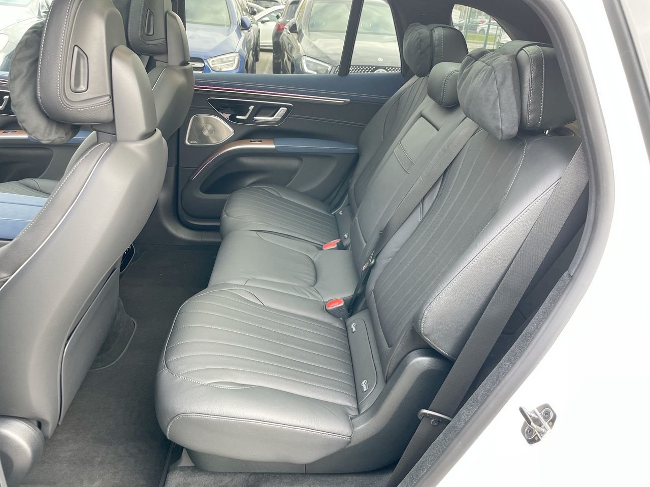 Used 2023 Polar White Mercedes-Benz 450 SUV (Post-August Production) image 31