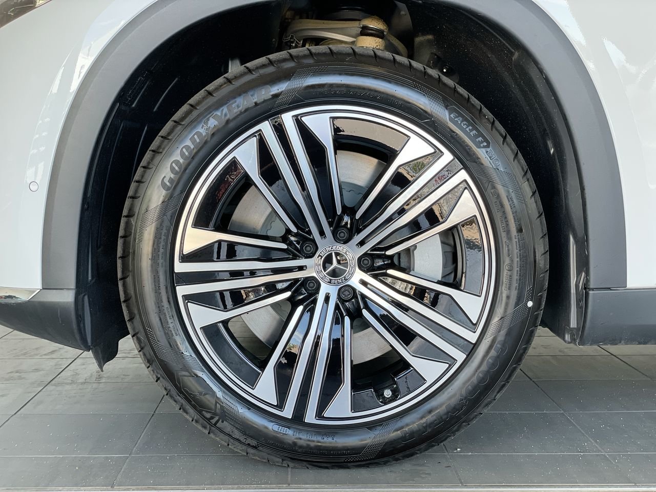 New 2023 Polar White Mercedes-Benz EQS 450 4MATIC image 18