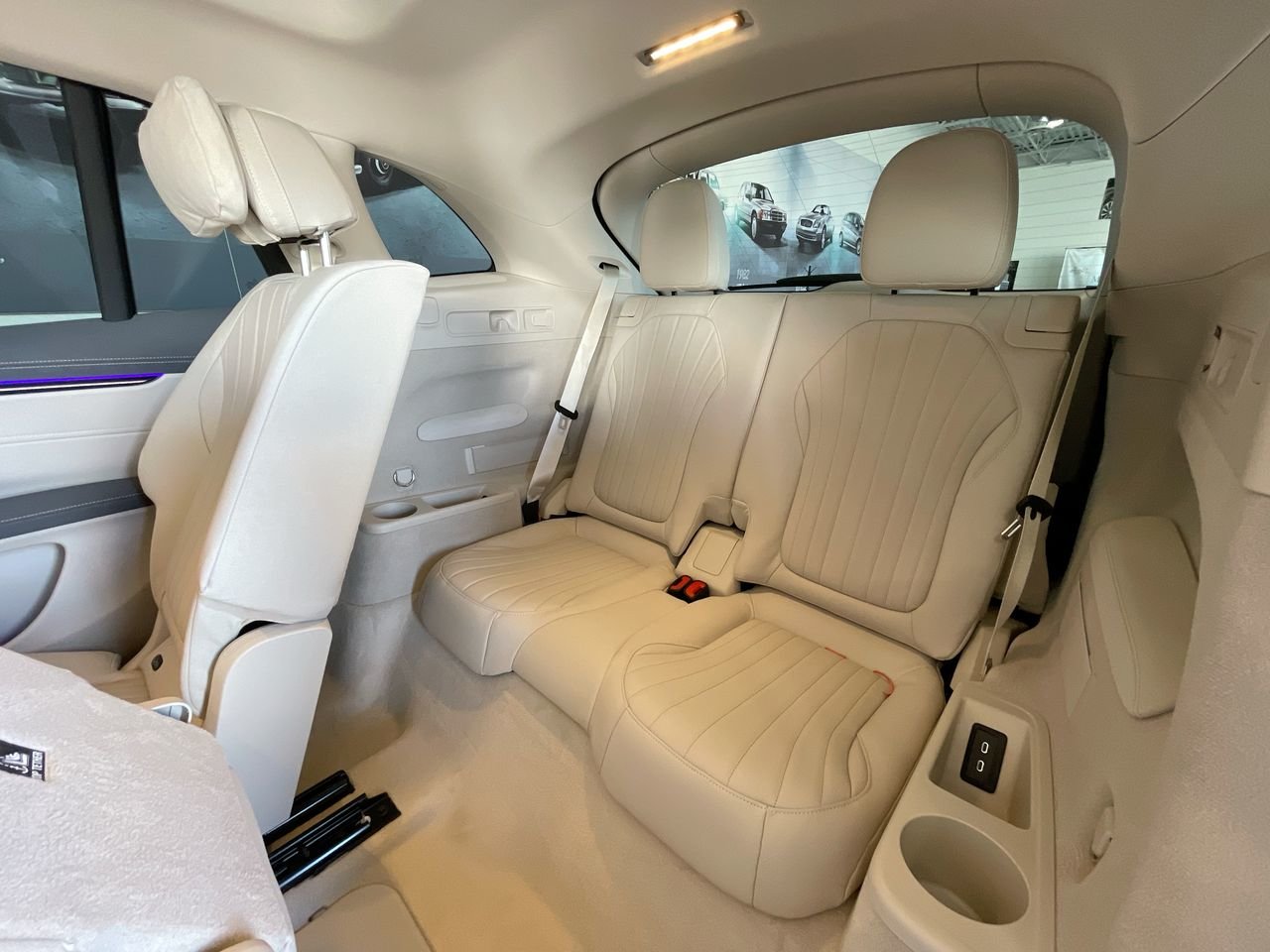 New 2023 Polar White Mercedes-Benz EQS 450 4MATIC image 32