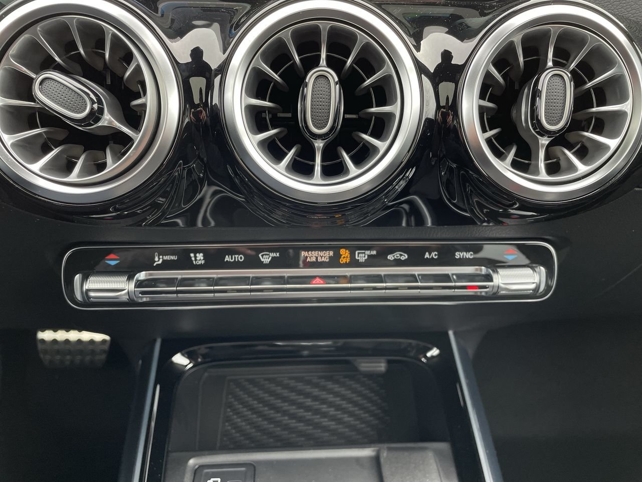 New 2023 Polar White Mercedes-Benz 250 4MATIC image 29