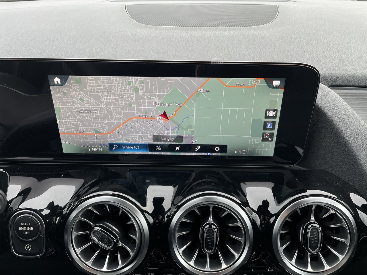 New 2023 Polar White Mercedes-Benz 250 4MATIC image 28