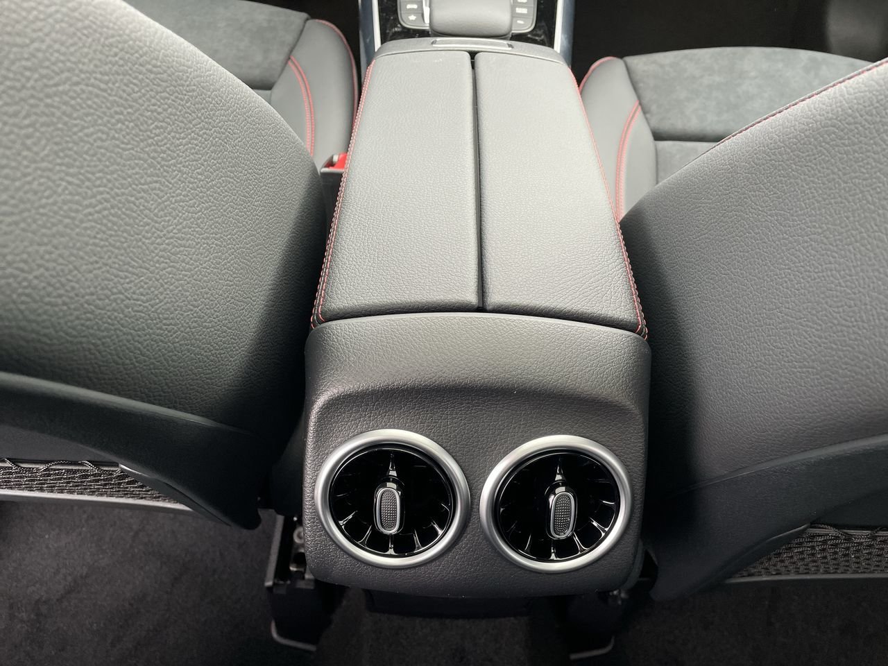 New 2023 Polar White Mercedes-Benz 250 4MATIC image 31