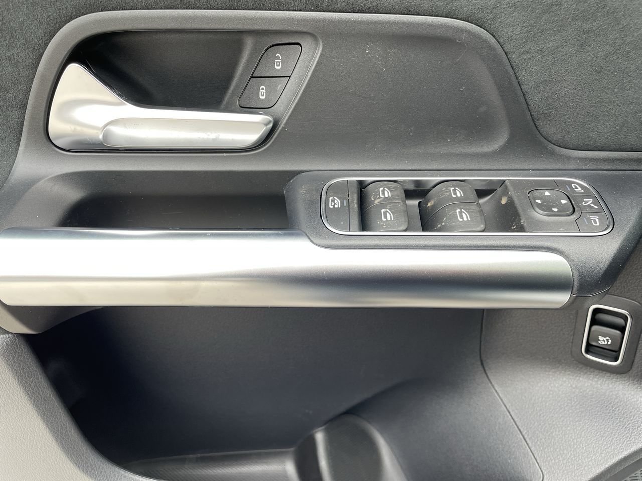 New 2023 Polar White Mercedes-Benz 250 4MATIC image 23
