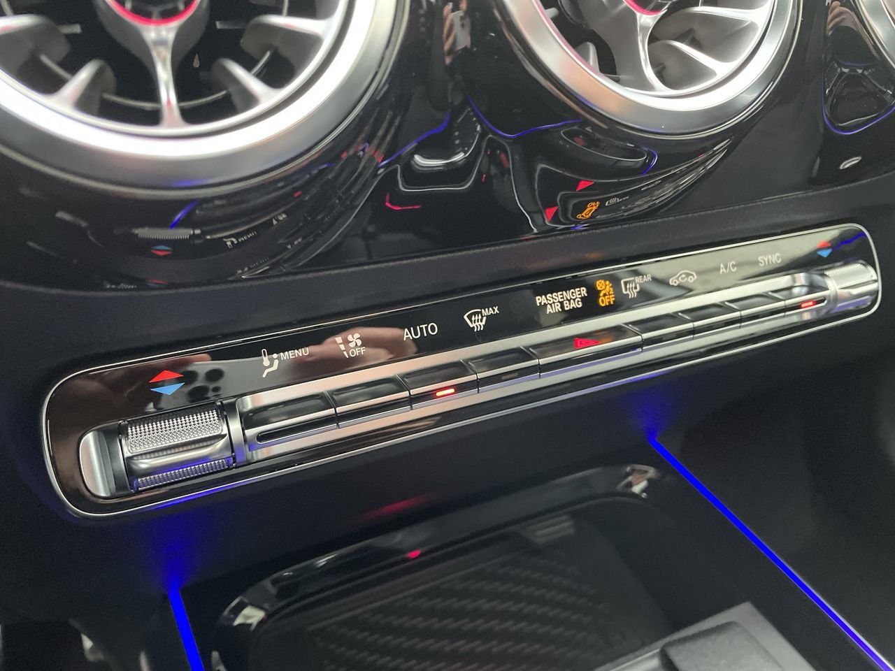 New 2023 Polar White Mercedes-Benz 250 4MATIC image 29