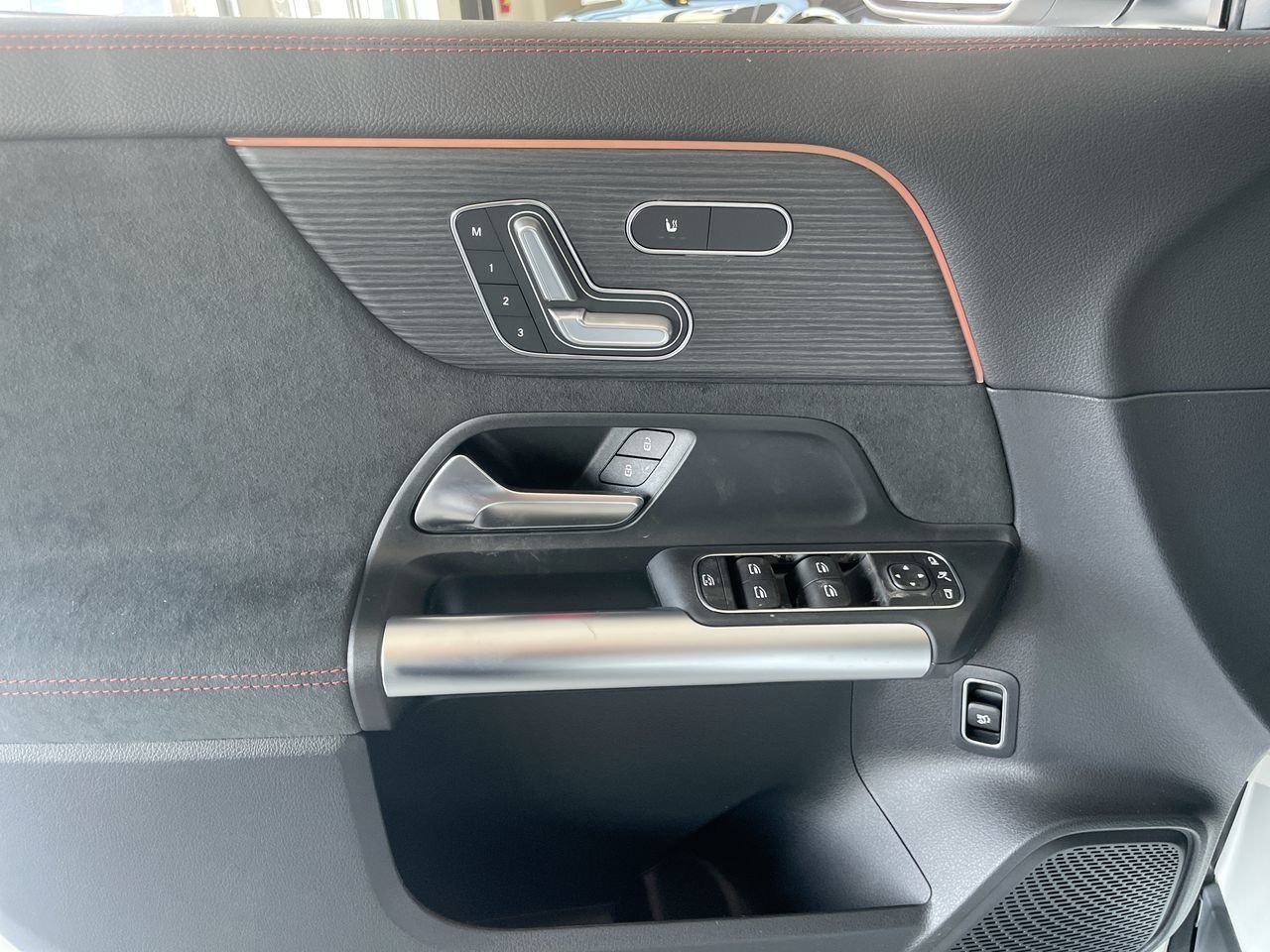 New 2023 Polar White Mercedes-Benz 250 4MATIC image 23