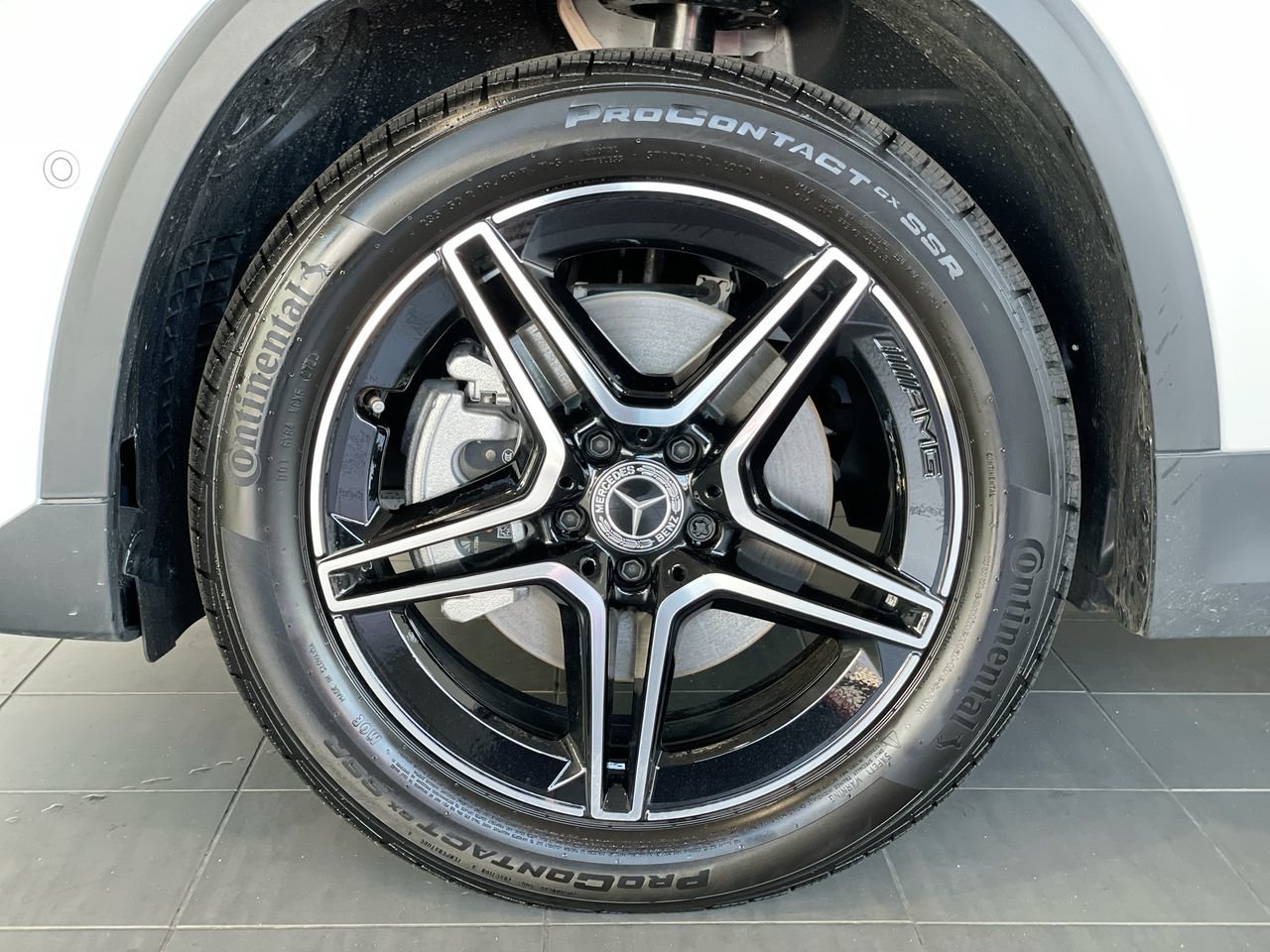 Used 2023 Polar White Mercedes-Benz 4MATIC SUV image 18