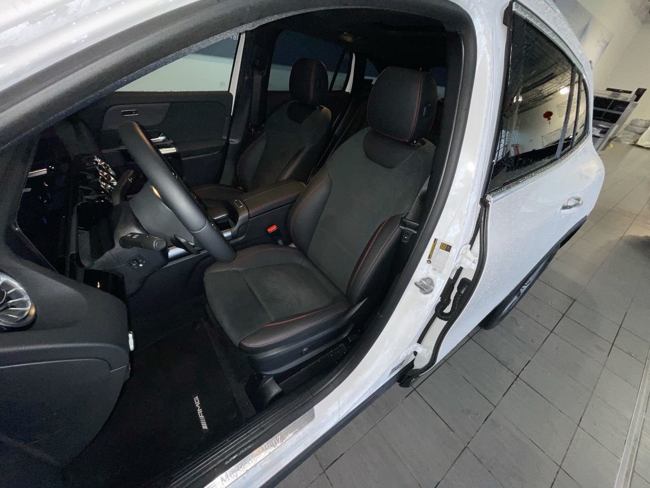 Used 2023 Polar White Mercedes-Benz 4MATIC SUV image 19