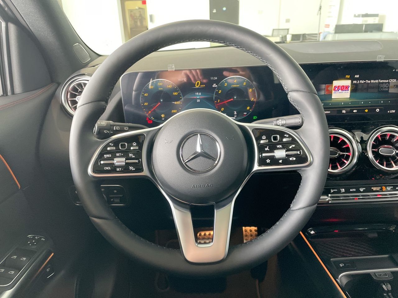 Used 2023 Mountain Grey Metallic Mercedes-Benz 4MATIC SUV image 22