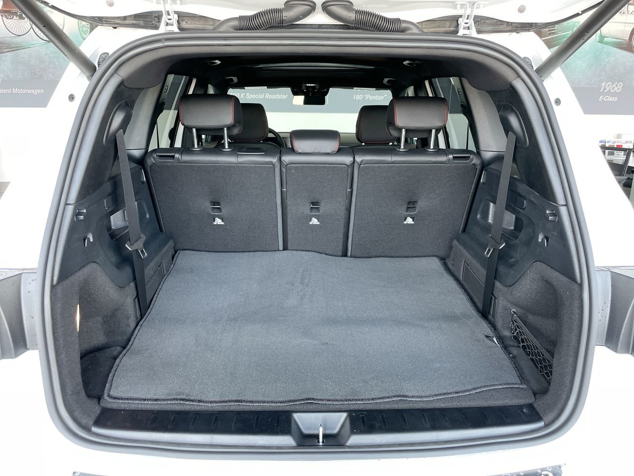 Used 2023 Polar White Mercedes-Benz 4MATIC SUV image 33